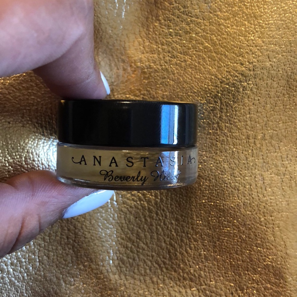 Anastasia Beverly Hills dipbrow pomade